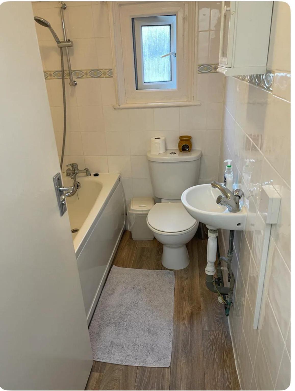 Lovely Room In Tottenham ลอนดอน ภายนอก รูปภาพ